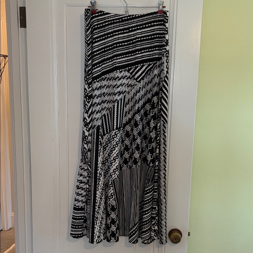 Chico's Black and White Asymmetrical Design Maxi Skirt